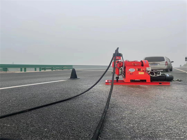 甘泉马路路基路面开裂下沉注浆加固灌浆